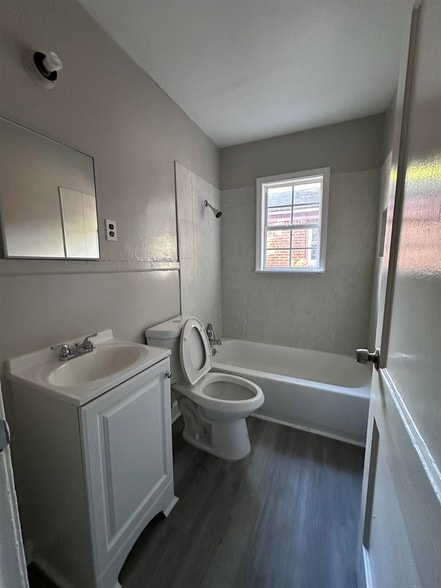 Photo - 2295 Dexter Ave
