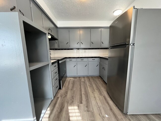 Photo - 2526 Louise St