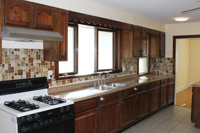 Photo - 242 Newbury Ave Unidad 2