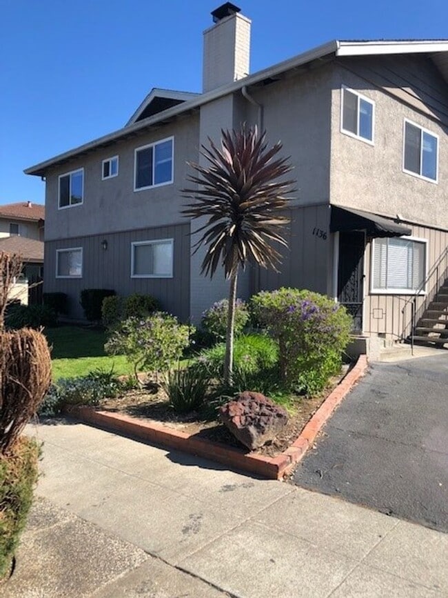 Building Photo - 1136 Francisco Ave Unit 2