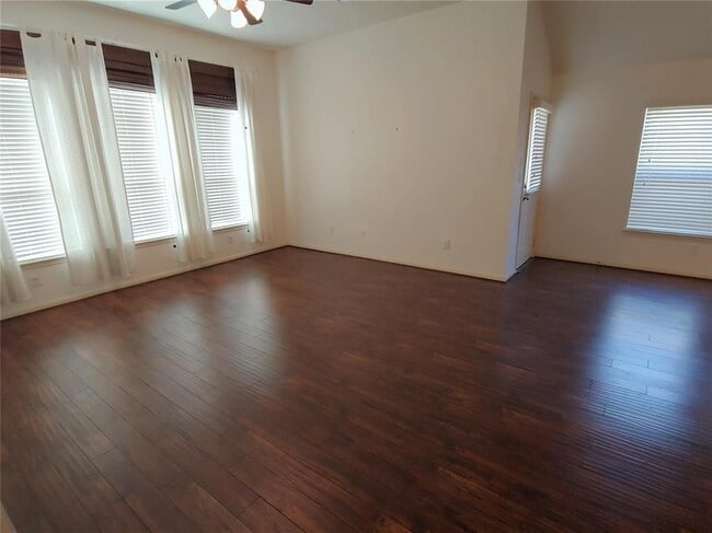 Photo - 3122 Crescent Oaks Park Ln