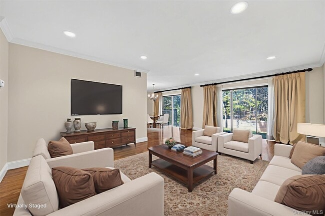 Photo - 7 Meadowood Dr