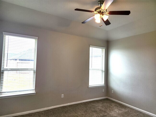 Photo - 8519 Golden Field Dr