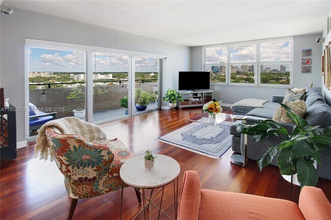 Building Photo - 1625 SE 10th Ave Unit 1010