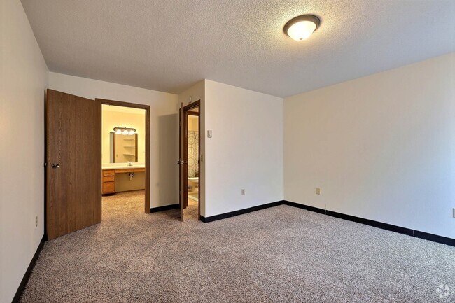 Fargo, ND Prairiewood Meadows | Bedroom - Prairiewood Meadows Rental