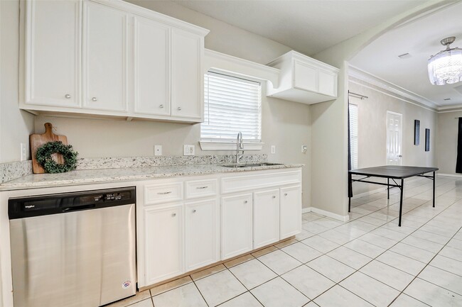 Building Photo - 7315 Palestine St Rental