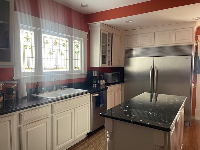 Photo - 4453 York Ave S