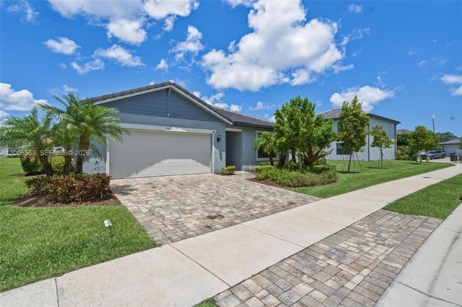 Photo - 3141 Poinciana St