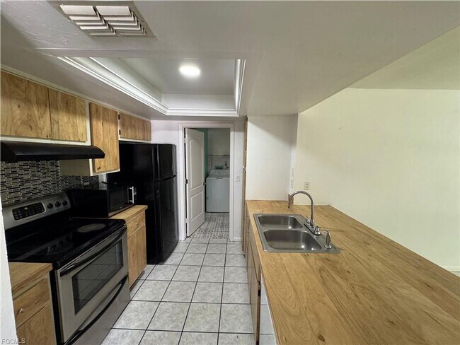 Photo - Spacious duplex 3-bedroom, 2-bathroom loca...