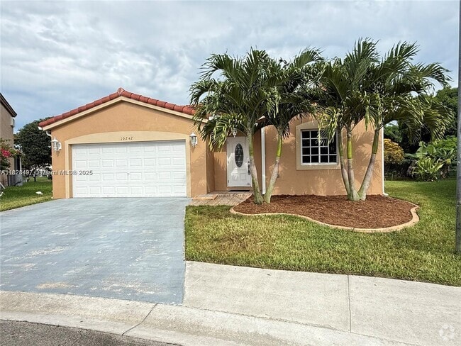 Building Photo - 10242 SW 24th St Rental