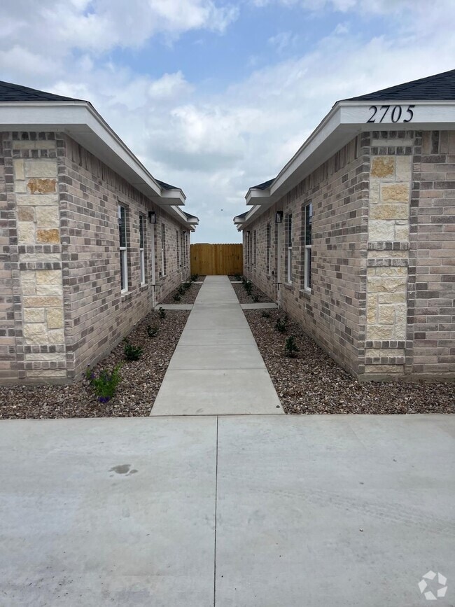 Building Photo - 2709 E Israel Ave Unit 2709 E Israel Ave Rental