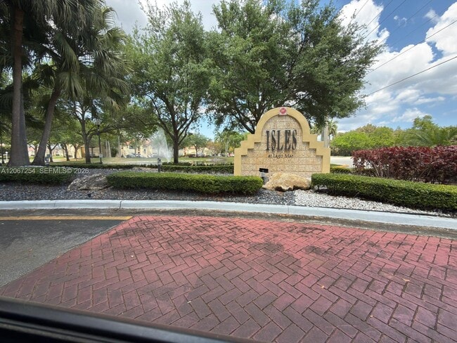 Building Photo - 12760 Vista Isles Dr Unit 723