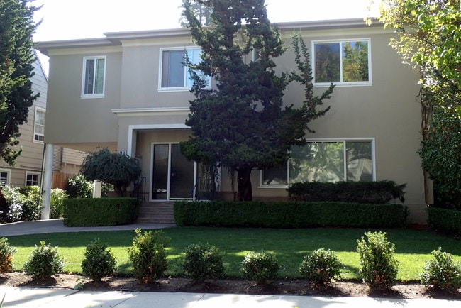 Photo - Bellevue Apartments