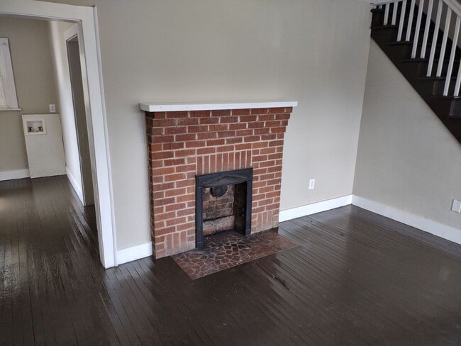 Photo - 2 bedroom 1.5 bath house available now!