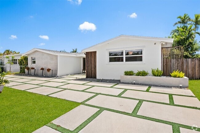 Building Photo - 20515 NE 19th Ct Rental