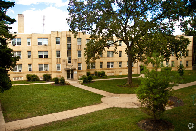 Building Photo - Chillum Manor Apartments