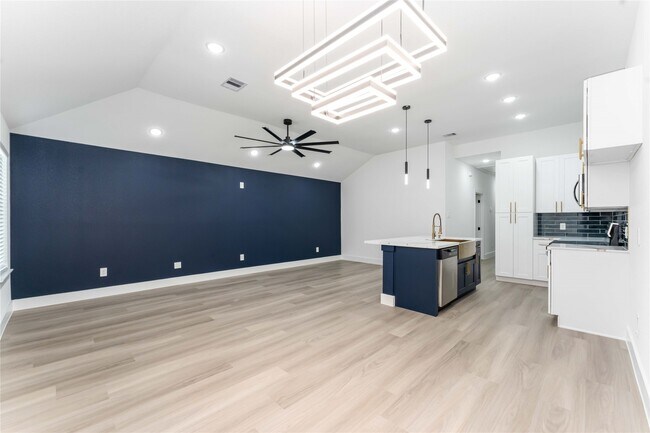 Photo - 9406 Sandra St