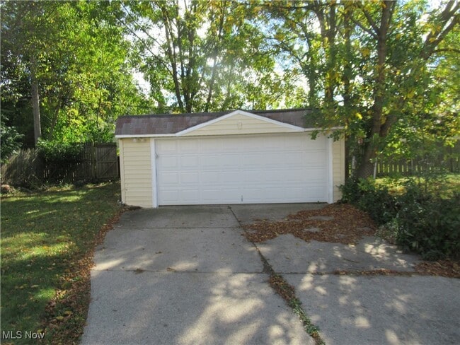 Photo - 8005 Bremen Ave