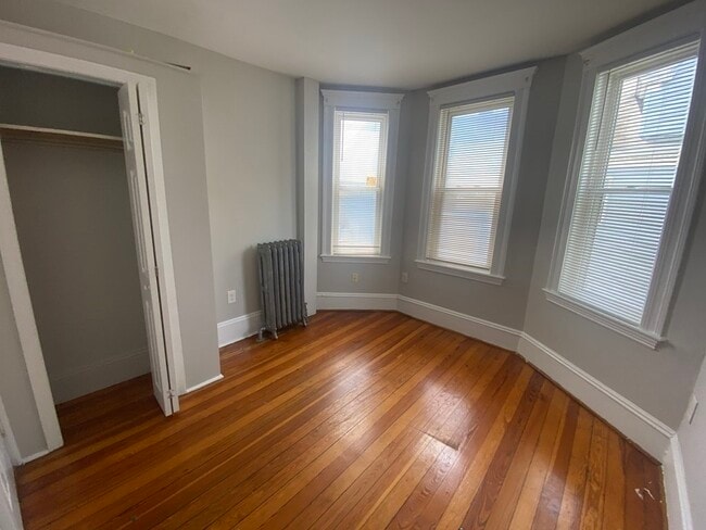 Photo - 34 Speedwell St Unit 2