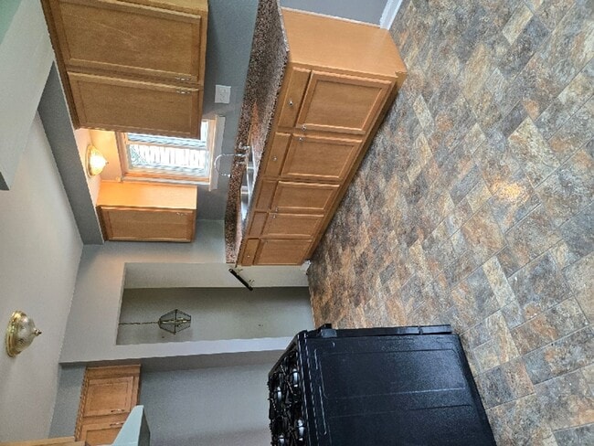 Photo - 3 bed 1 bath brick ranch - Available now!