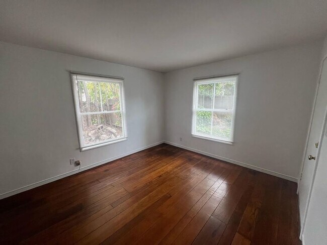 Photo - 1213 University Ave