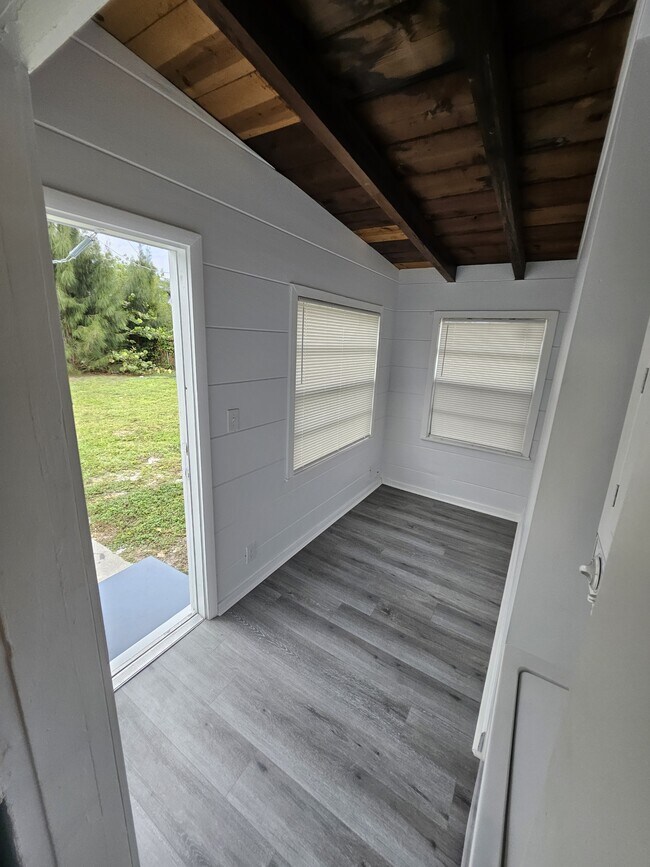 Photo - 2121 NW 28th St