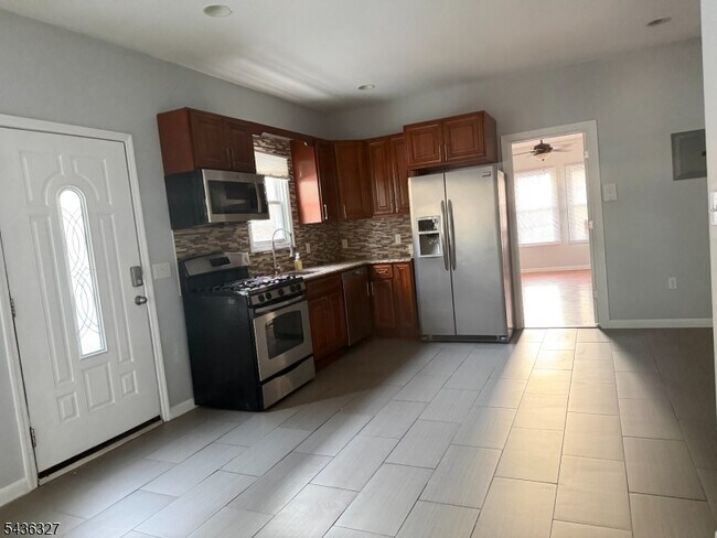 Photo - 50 Stuyvesant Ave