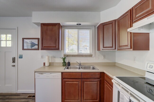 Kitchen - 2060 W Iliff Ave