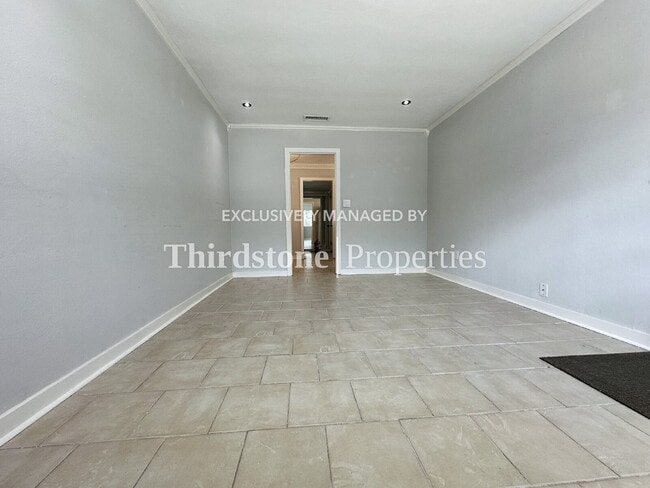 Photo - 2853 Lydia St