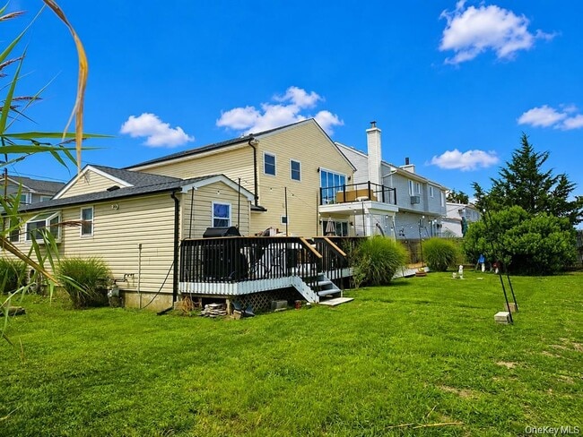2706 Peconic Ave