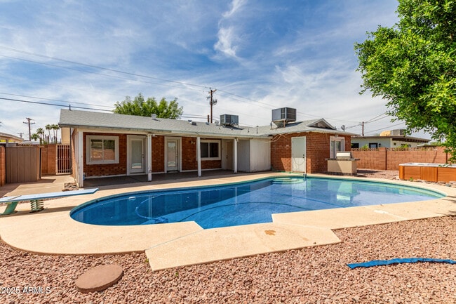 Photo - 2217 N 74th St