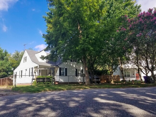 Photo - 1545 Wolfe St Casa