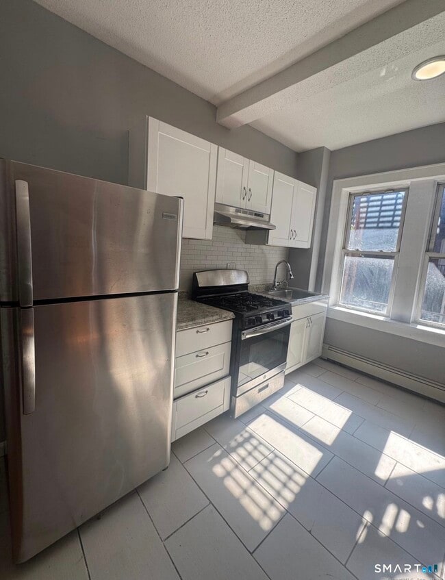 Building Photo - 147 Charles St Unit 1A