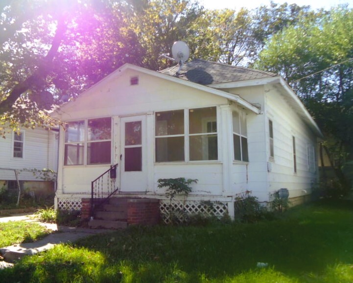 Photo - 1304 Ada St (Lansing, MI)