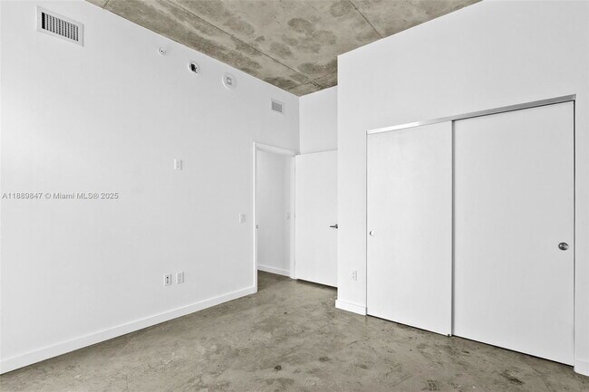 Photo - 151 SE 1st St Unidad 3511