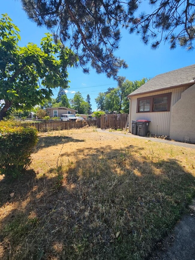 Photo - Charming 2 Bedroom Home!