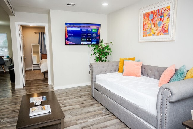 Building Photo - 1120 Morgan Ave Unit SI FL2-ID1268427P