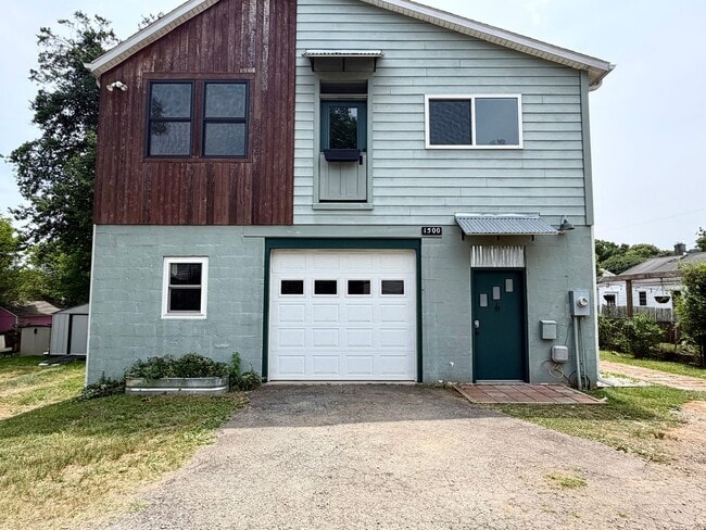Photo - 1500 Meridian St