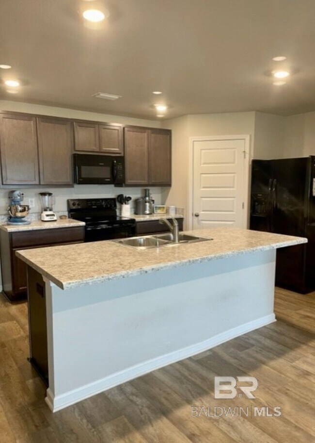 Photo - 1518 Majesty Loop