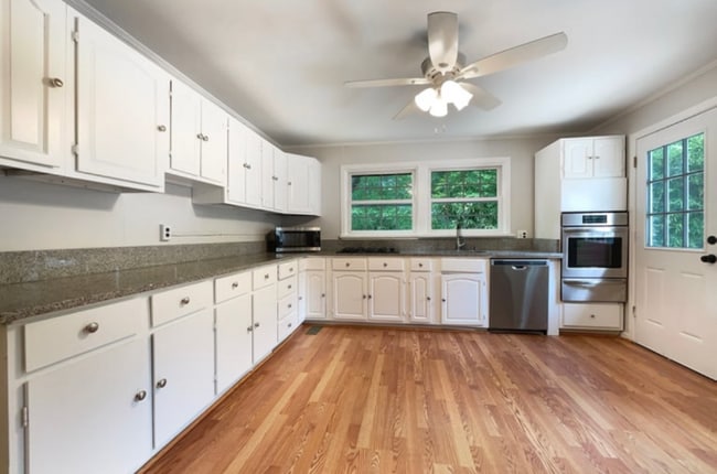 Building Photo - 3116 Burgundy Rd Rental
