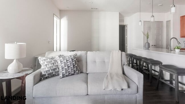 Building Photo - 1711 Caroline St