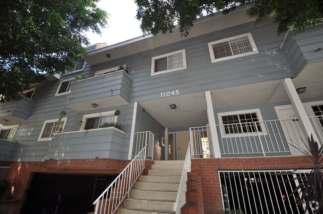 Building Photo - 11045 La Maida St Unit 210 Rental