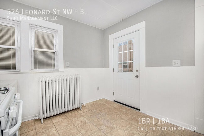 Photo - 526 Leonard St NW