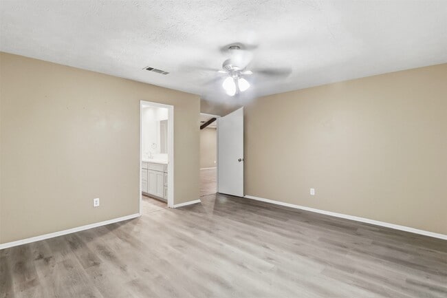 Building Photo - 21131 Park Brook Dr
