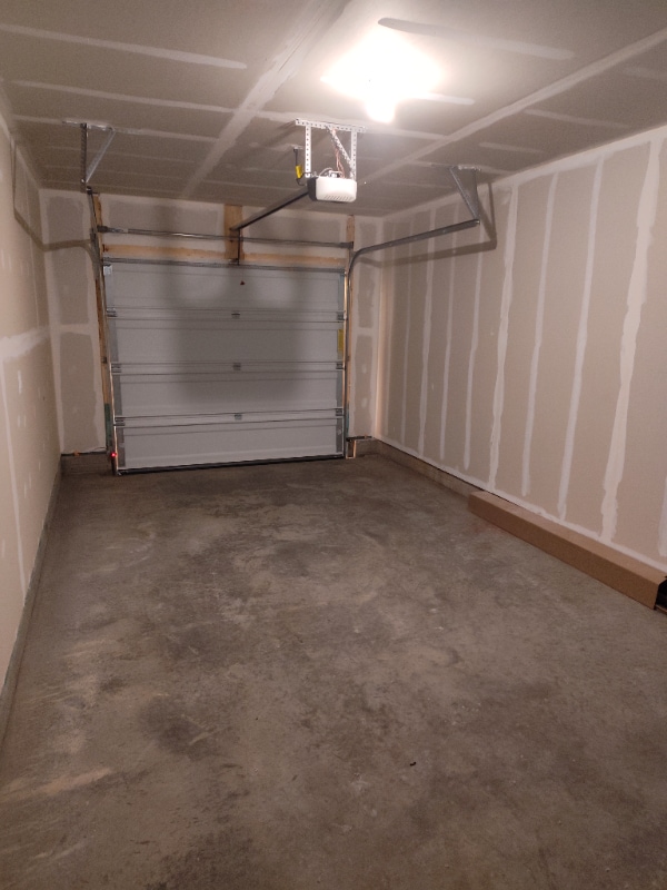 Photo - 409 Willowshire Ct