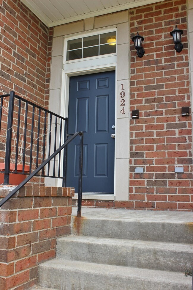 Photo - 1924 Lindsay Ln
