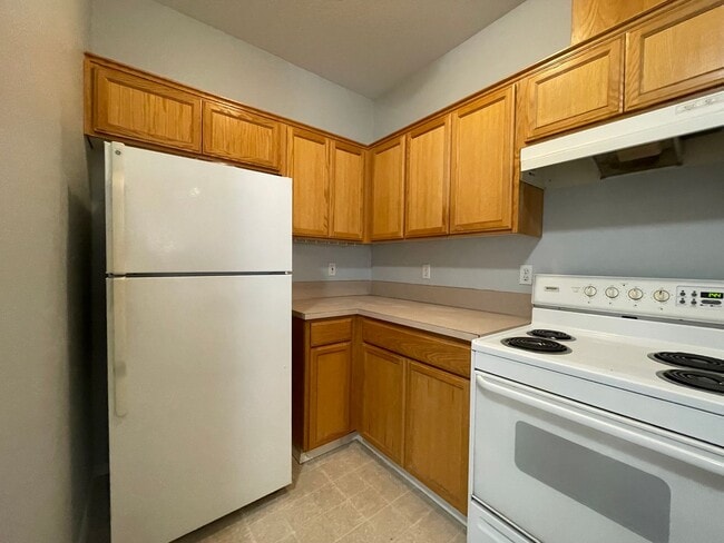 Photo - Charming 3 Bd, 2.5 Ba Pet-Friendly Home in Hillsboro ~ Washer & Dryer Included, Single-Car Garage...