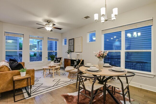 Photo - 2001 Tramson Dr