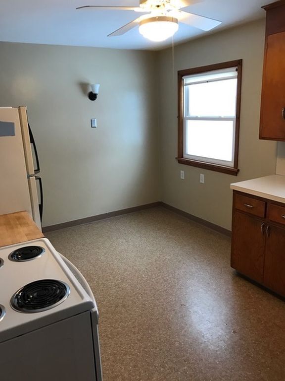 Lots of light in the kitchen. - 60 east st