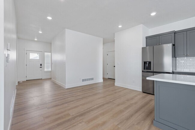 535 S Cutler Ave